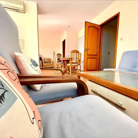Golden - Menada Apartment *