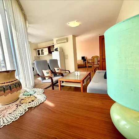 Golden - Menada Apartment