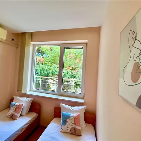 Golden - Menada Apartment *