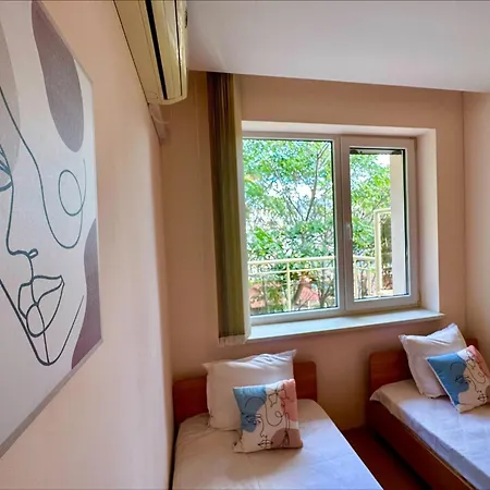 Golden - Menada Apartment *