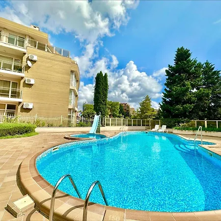 Golden - Menada Apartment
