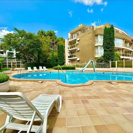 Golden - Menada Apartment *