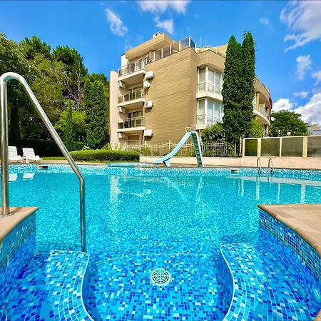 Golden - Menada Apartment