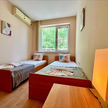 Golden - Menada Apartament *